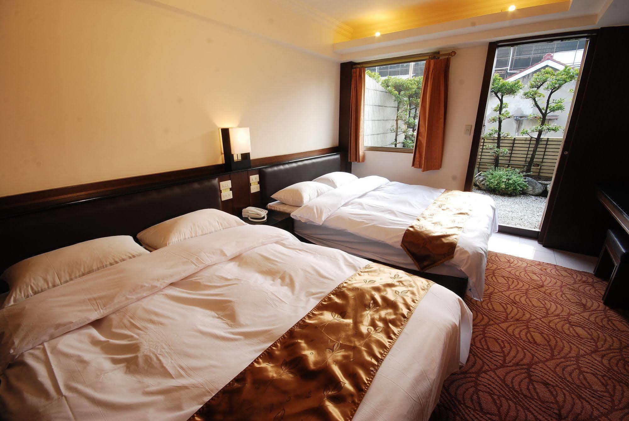 The Enterpriser Hotel Taichung Exterior foto